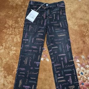 Authentic Chanel 22p brand new logo skinny jeans